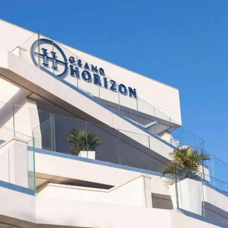 GRAND HORIZON - Luxury Retreat