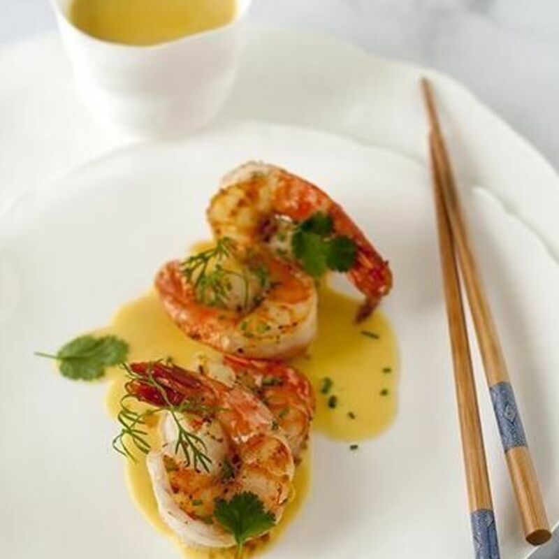 Scampi in Thai curry with apples
