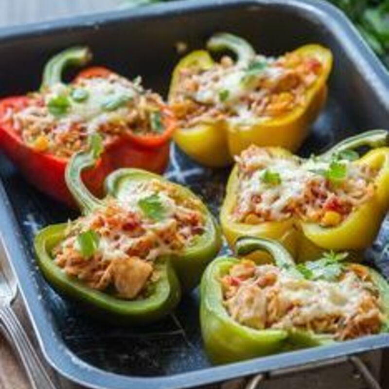 Peppers stuffed with rice and chicken
